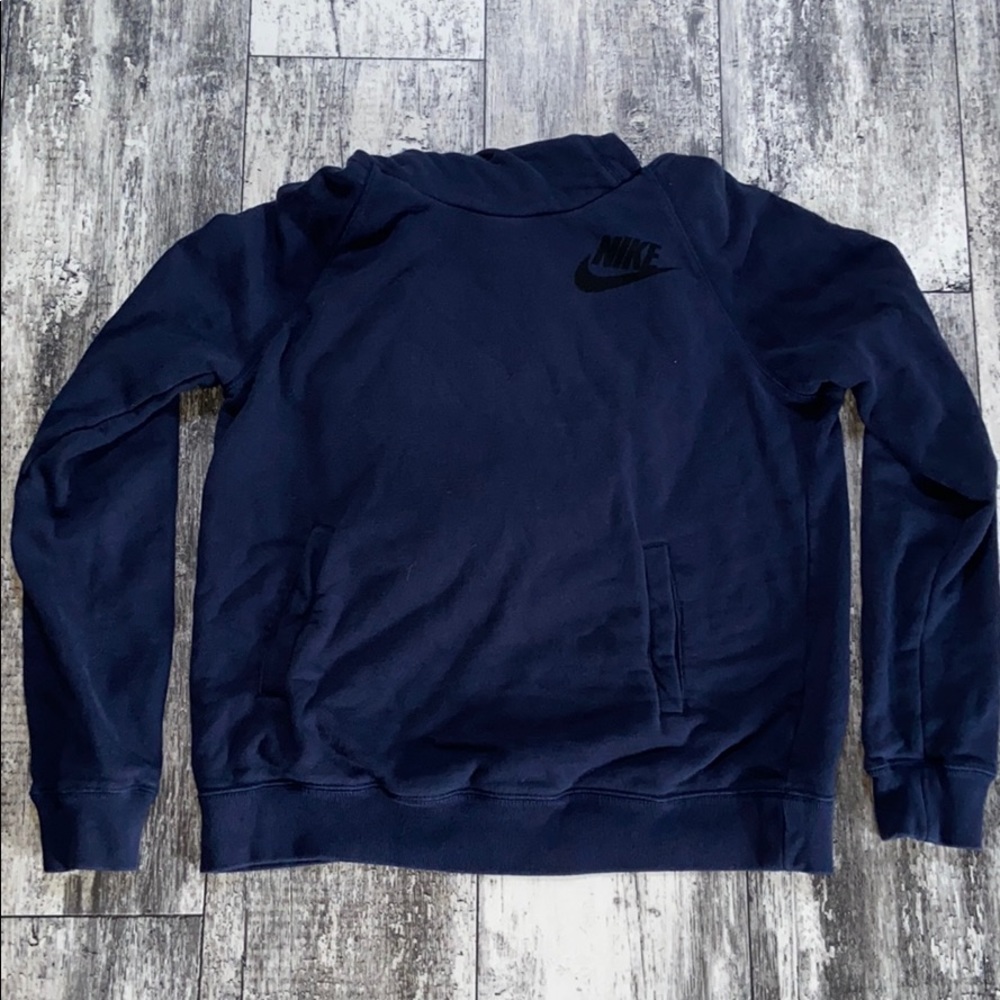 Women’s Nike sweatshirt